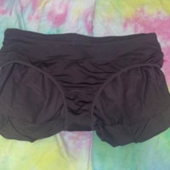 Lululemon Speed Shorts - Picture 2 of 3